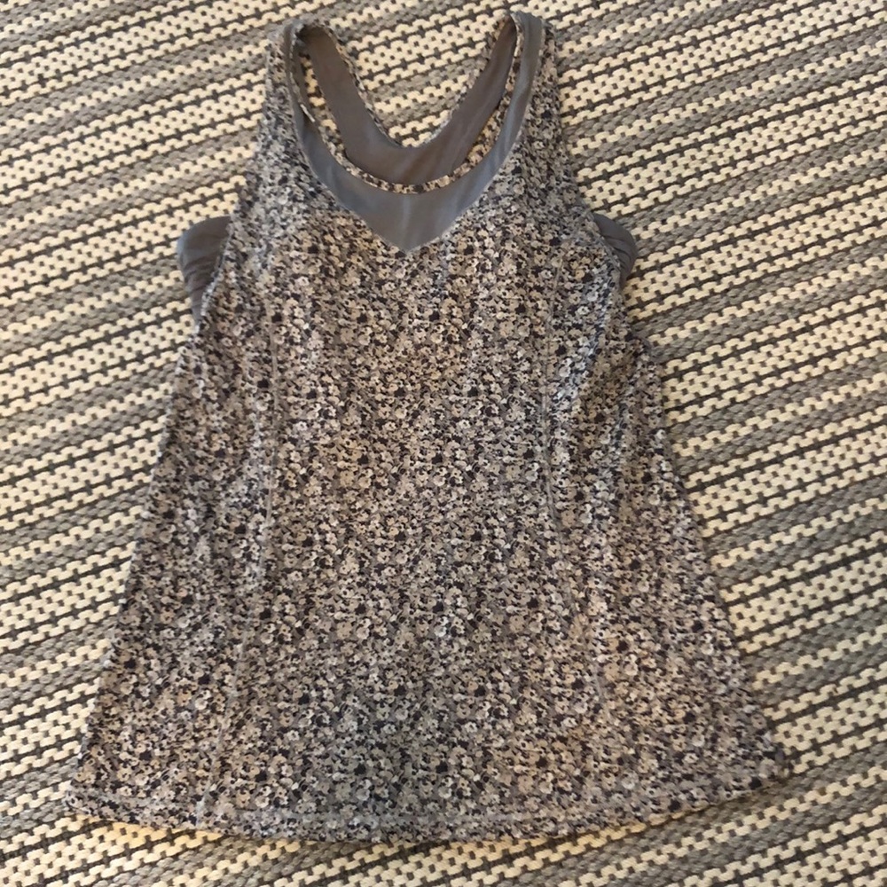 LIKE NEW Lululemon Tone It Tank (8)